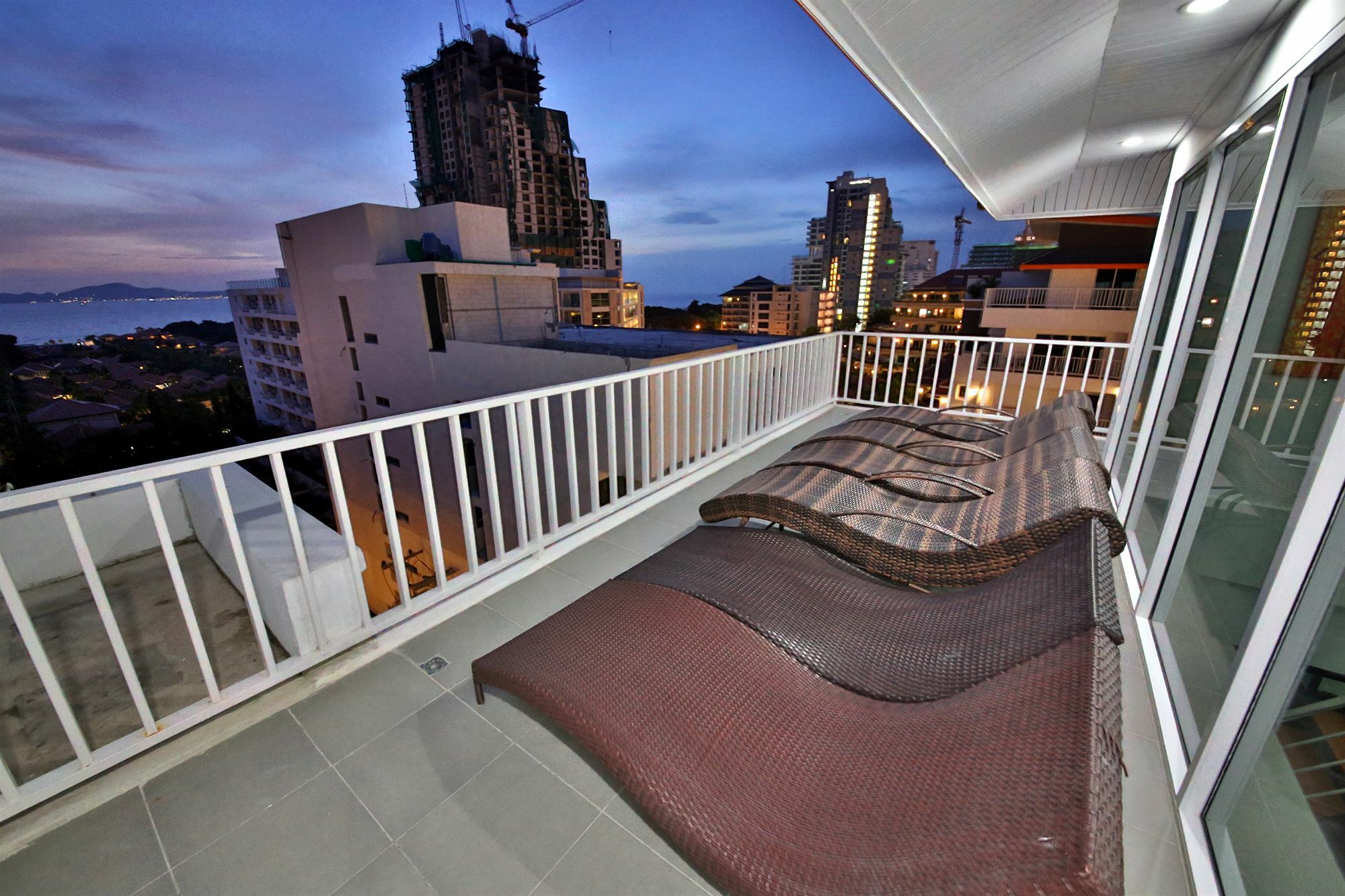 Family Aparthotel Pattaya